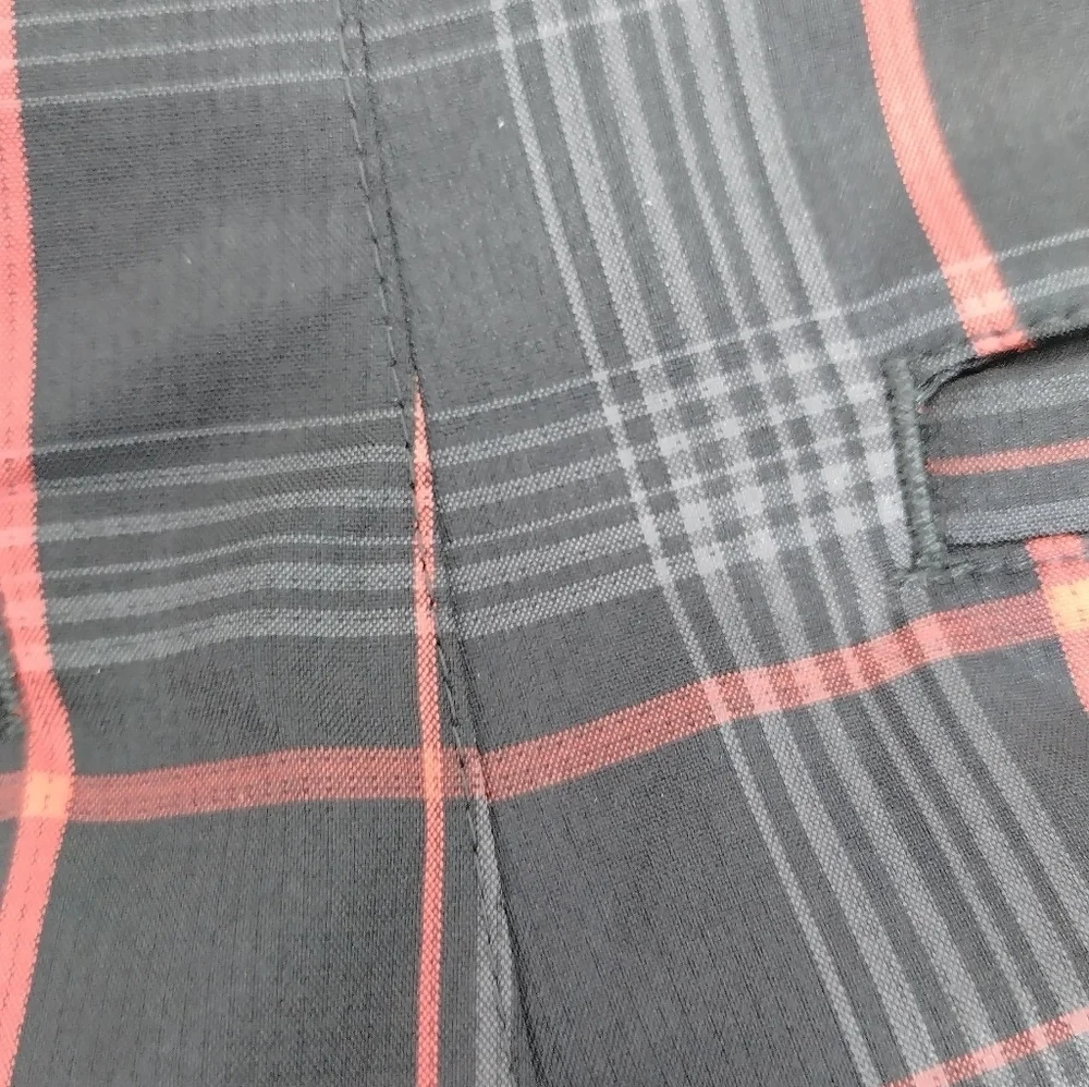 Fila Sports Men's Golf Shorts Size 32 Course Wear Black And Red Striped
